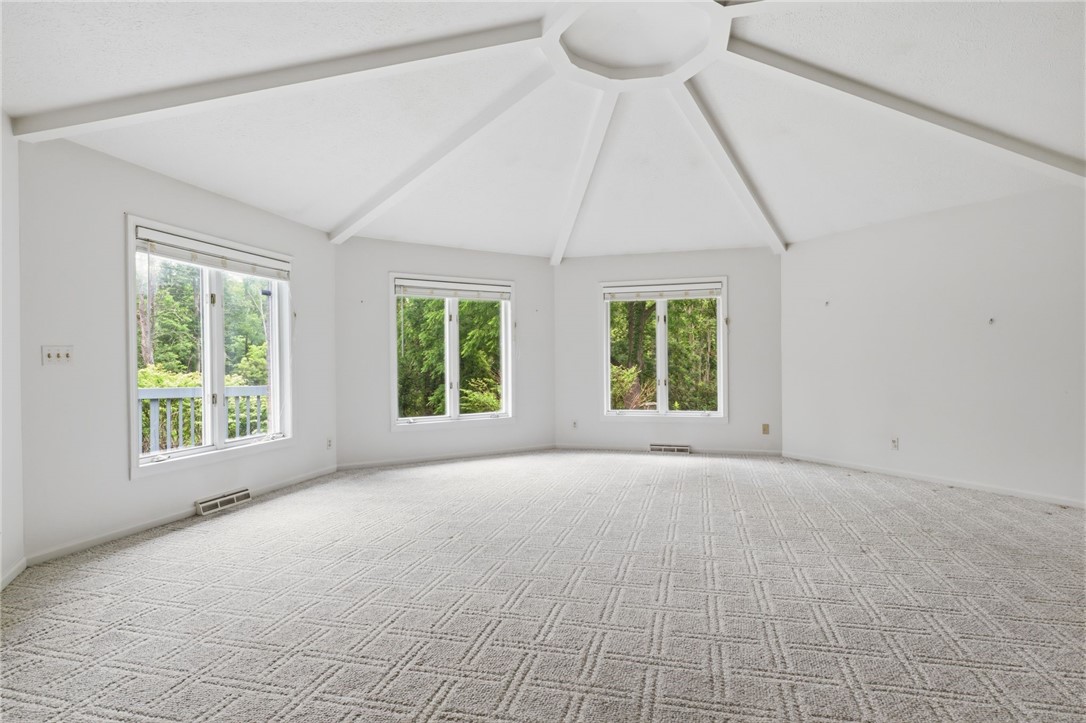 1011 Mile Square Road Mendon, NY 14534 - Photo 13 of 43 Living/Family Room