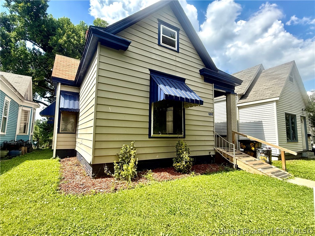 608 West Spring Street New Albany, IN 47150 - Photo 1 of 20