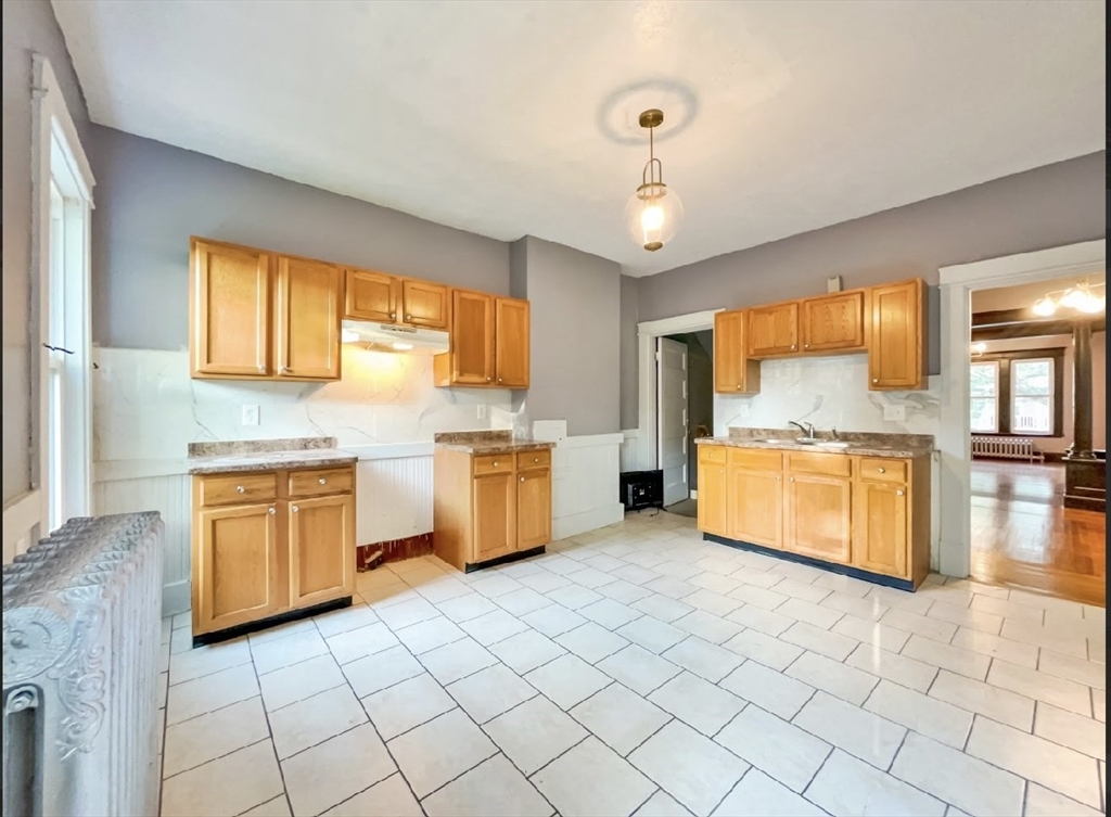 92-94 Beaumont Street Springfield, MA 01108 - Photo 2 of 15 Gallery Image 2
