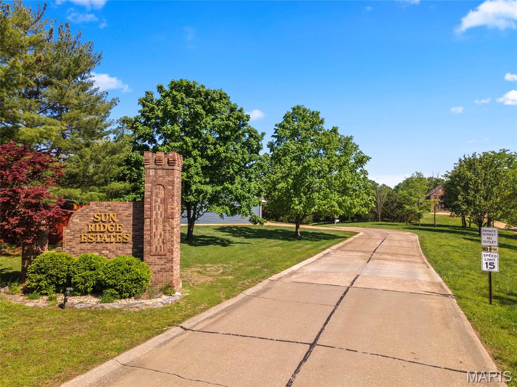 22 Sun Ridge Imperial, MO 63052 - Photo 2 of 15