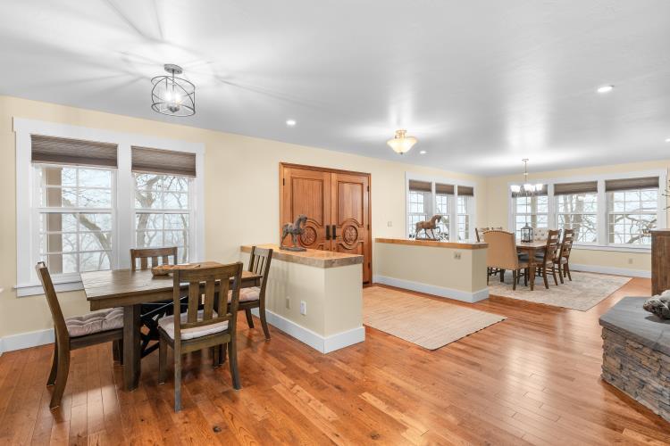 6015 Dark Hollow Road Medford, OR 97501 - Photo 22 of 95 dining areas