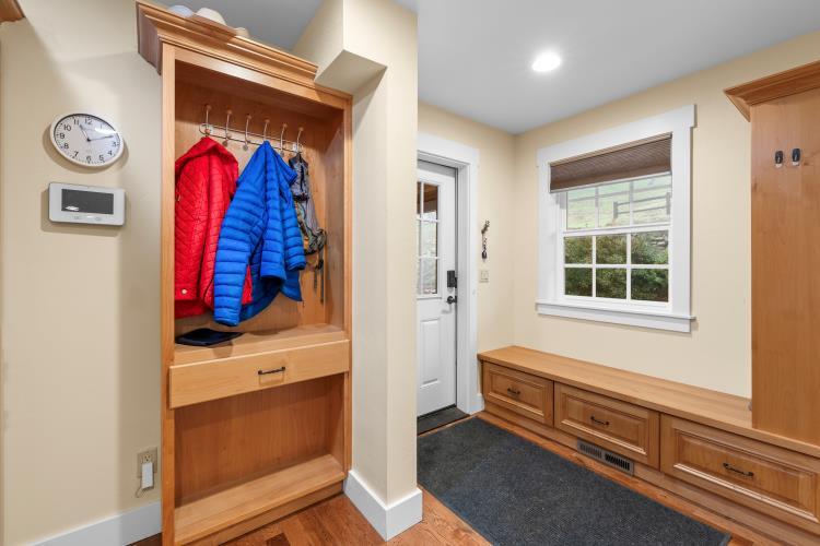 6015 Dark Hollow Road Medford, OR 97501 - Photo 64 of 95 Storage in Mud Room