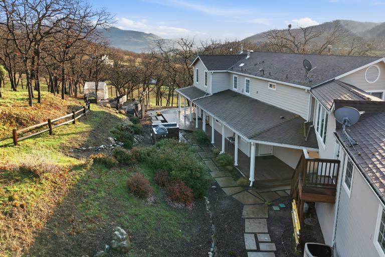 6015 Dark Hollow Road Medford, OR 97501 - Photo 67 of 95 Back View