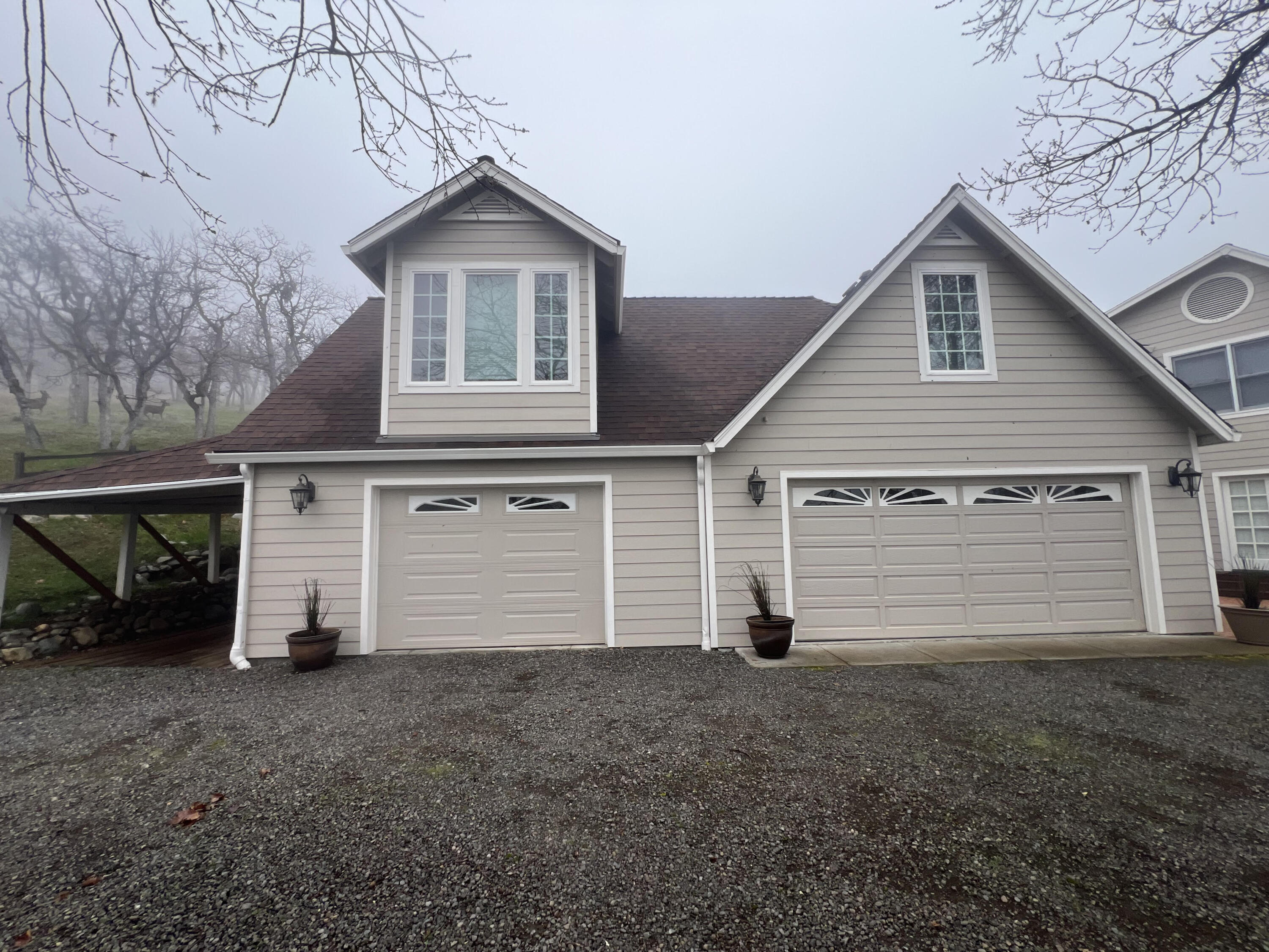 6015 Dark Hollow Road Medford, OR 97501 - Photo 68 of 95 3 Car Garage and Carport
