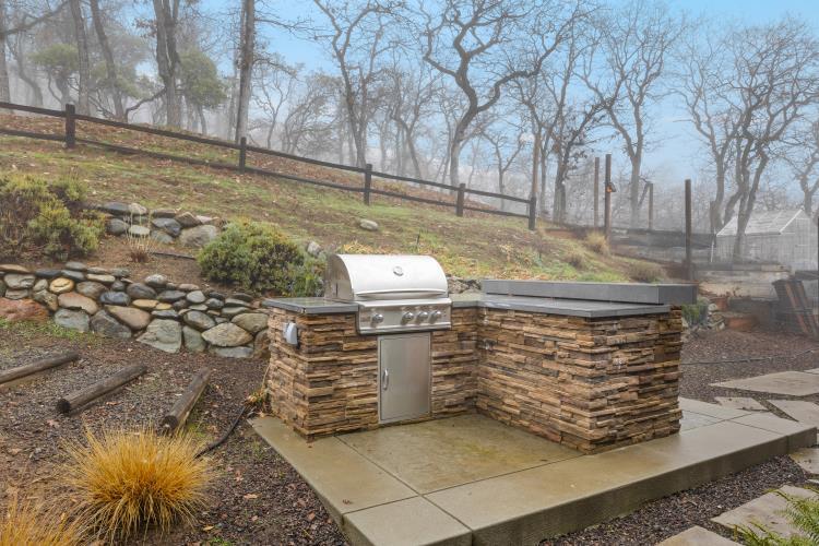 6015 Dark Hollow Road Medford, OR 97501 - Photo 78 of 95 Built in BBQ and Kitchen