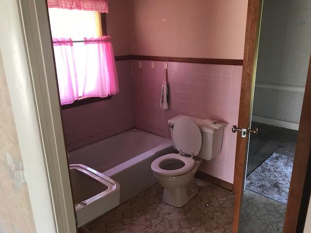 1854 Preacher Holt Road Mount Pleasant, TN 38474 - Photo 15 of 30 Master Bath Upstairs