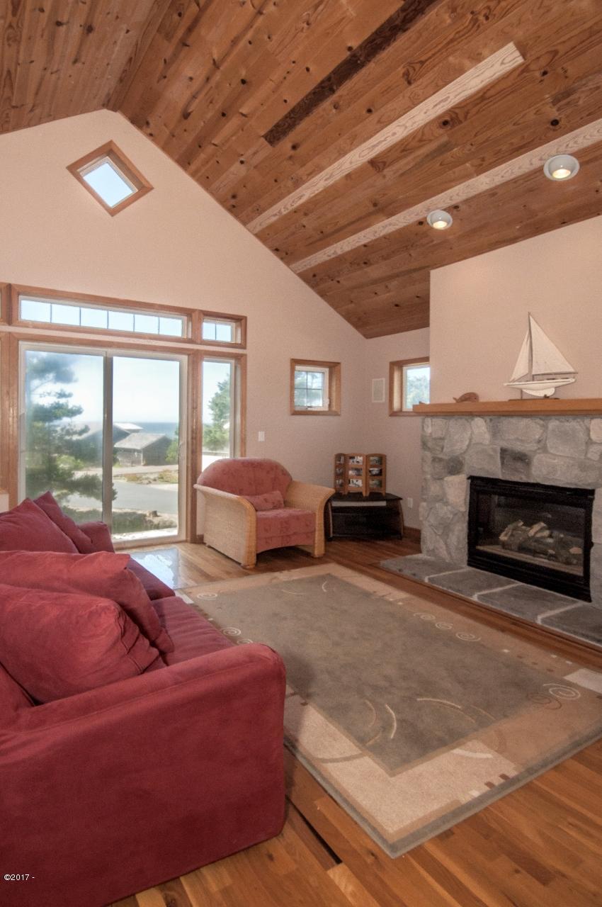 450 Edgewater Depoe Bay, OR 97341 - Photo 22 of 51 Upstairs Living Room -
