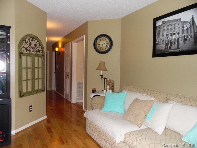 851 Old Neal Road Marion, NC 28752 - Photo 7 of 17 Gallery Image 7