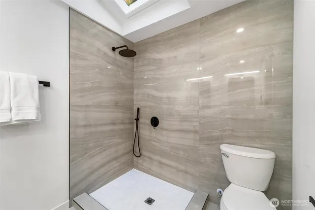 $1,599,999 | 2133 170th Avenue Northeast, Bellevue, WA 98008