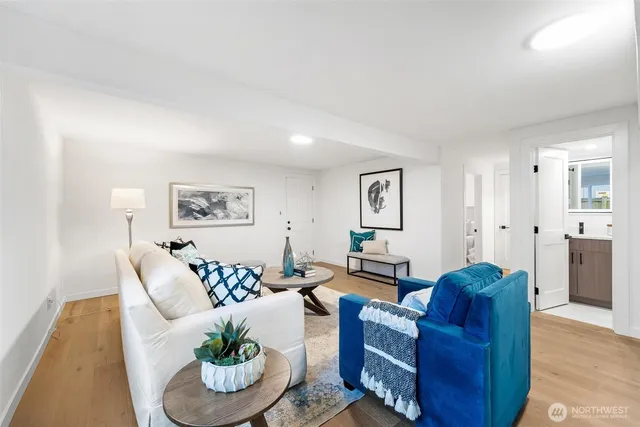 $1,599,999 | 2133 170th Avenue Northeast, Bellevue, WA 98008