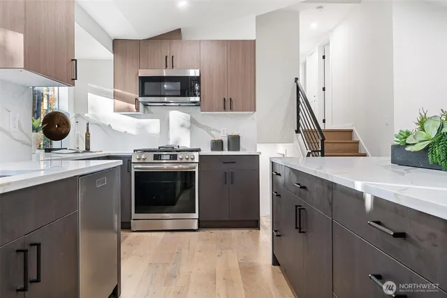 $1,599,999 | 2133 170th Avenue Northeast, Bellevue, WA 98008