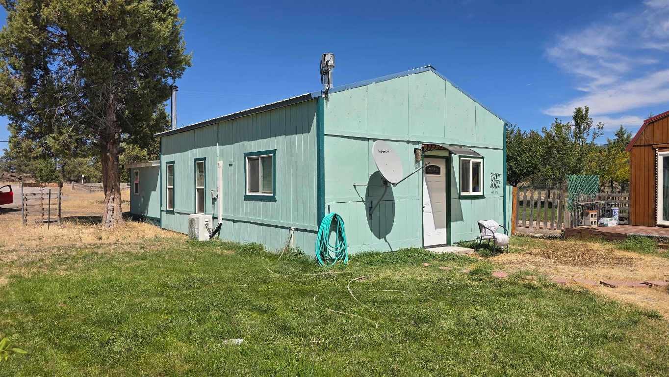 10830 Hart Road Montague, CA 96064 - Photo 10 of 39 Gallery Image 10