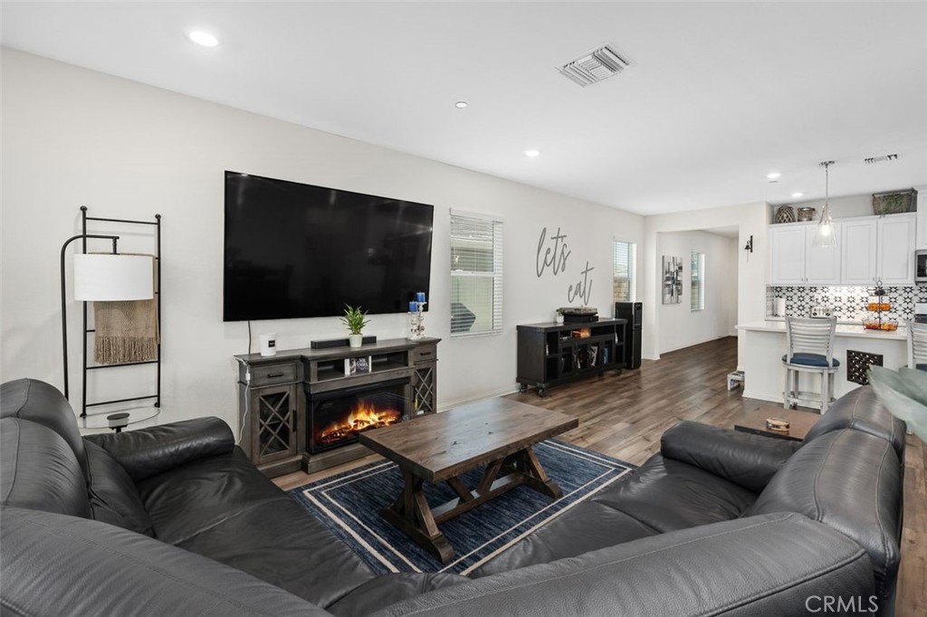 7598 Orangebrook Cove Riverside, CA 92507 - Photo 45 of 45 Open-concept floor plan featuring a spacious, integrated living and informal dining area.