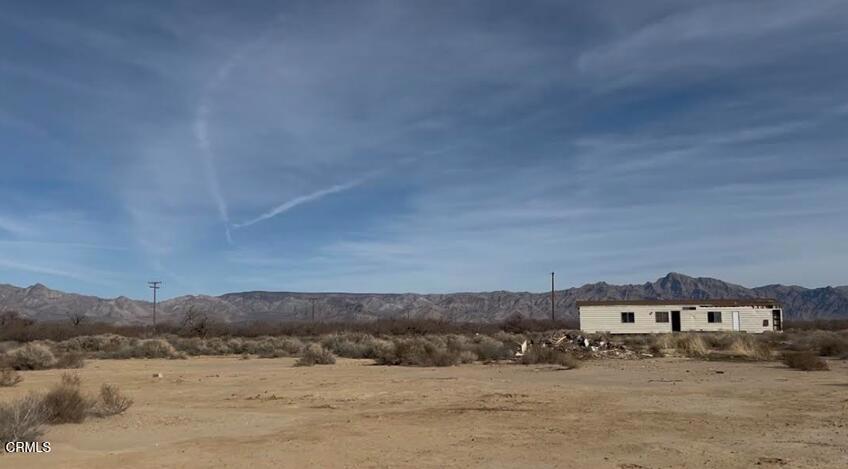 91525 Palm Road Baker, CA 92309 - Photo 16 of 40 Front of Mobile Home with Kingston Mount