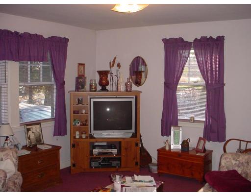 11 Old Marlboro Road Maynard, MA 01754 - Photo 4 of 8 Gallery Image 4