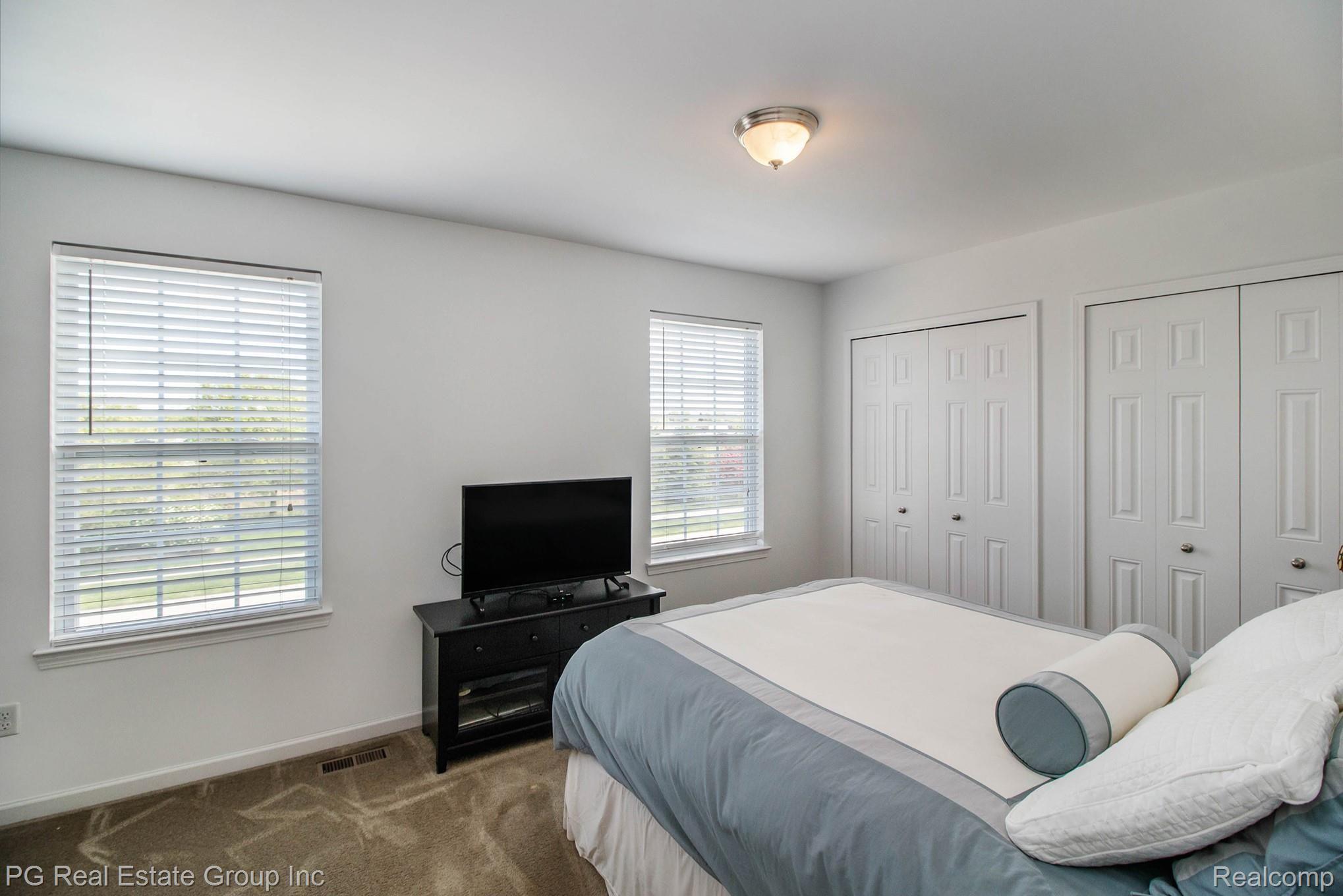 47243 Gloede Road Macomb, MI 48044 - Photo 21 of 28 BEDROOM 2