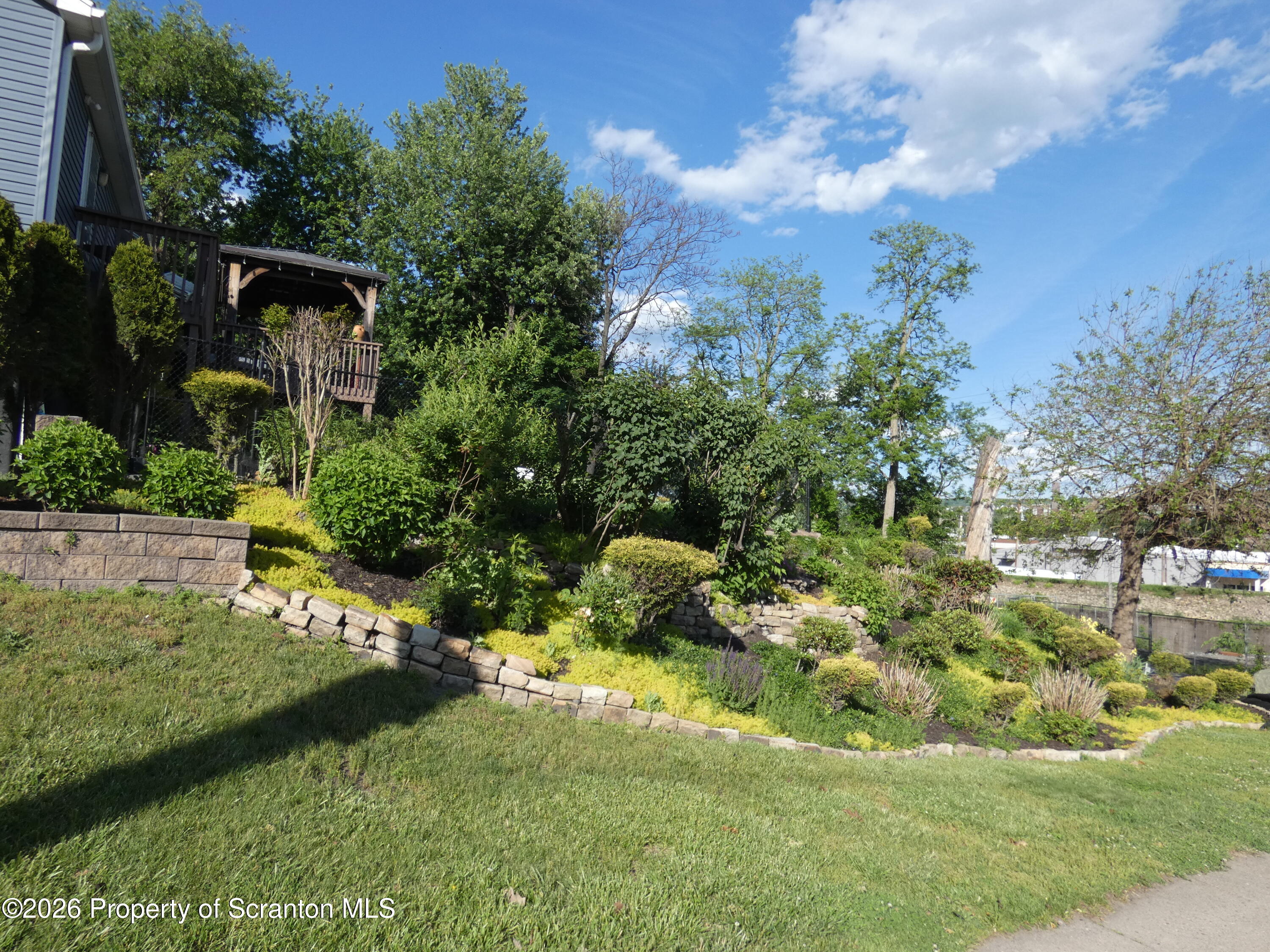 607 3rd Avenue, Unit LOWER LEVEL) Scranton, PA 18505 - Photo 33 of 45 P1040262