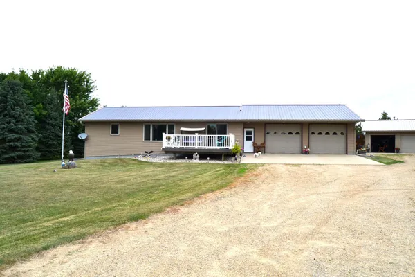 $579,000 | 1544 Dickson Drive, Hendricks, MN 56136