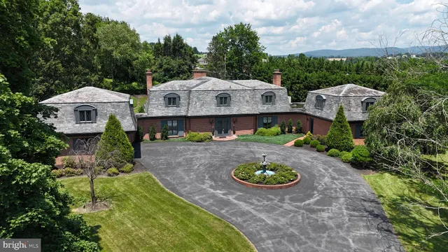 $799,900 | 9383 Oyer Drive, Waynesboro, PA 17268