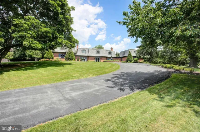 $799,900 | 9383 Oyer Drive, Waynesboro, PA 17268