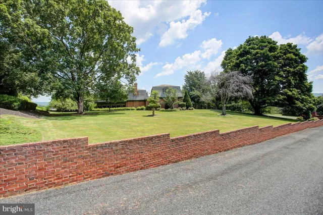 $799,900 | 9383 Oyer Drive, Waynesboro, PA 17268