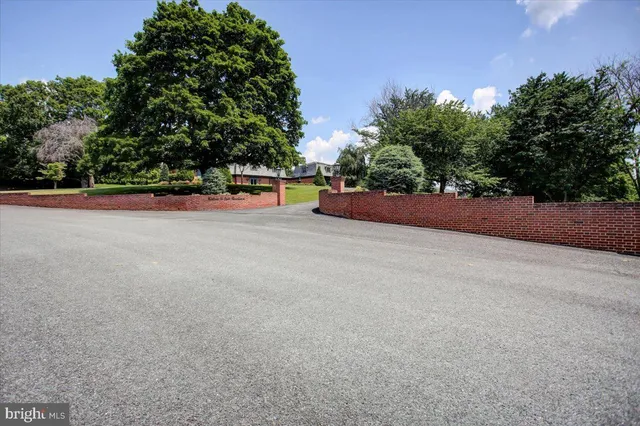 $799,900 | 9383 Oyer Drive, Waynesboro, PA 17268