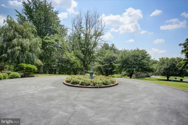 $799,900 | 9383 Oyer Drive, Waynesboro, PA 17268