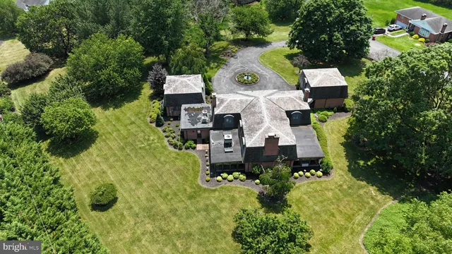 $799,900 | 9383 Oyer Drive, Waynesboro, PA 17268