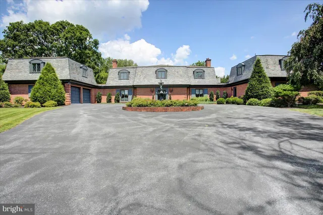 $799,900 | 9383 Oyer Drive, Waynesboro, PA 17268