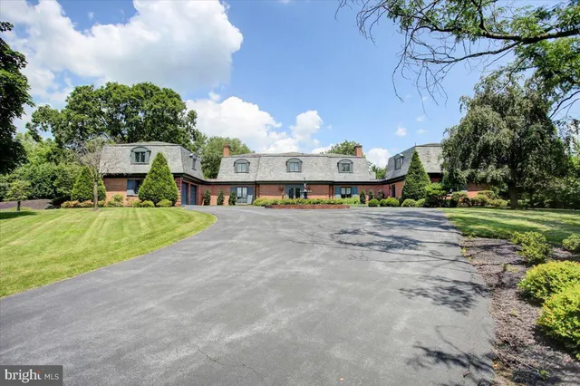 $799,900 | 9383 Oyer Drive, Waynesboro, PA 17268