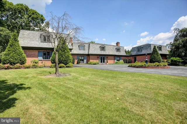 $799,900 | 9383 Oyer Drive, Waynesboro, PA 17268