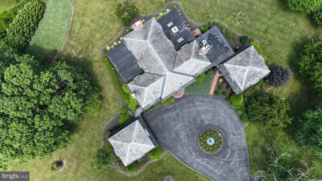 $799,900 | 9383 Oyer Drive, Waynesboro, PA 17268