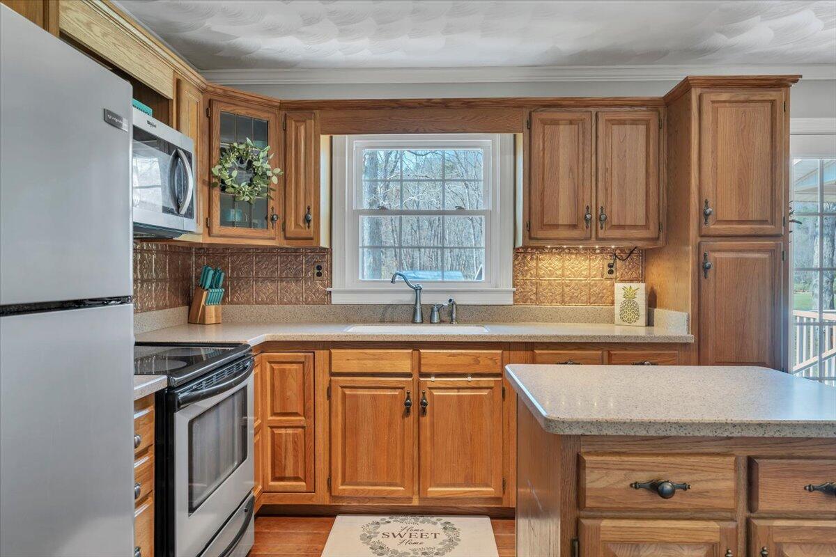 2545 Pico Road Buchanan, VA 24066 - Photo 11 of 55 18-MIB04833-R5