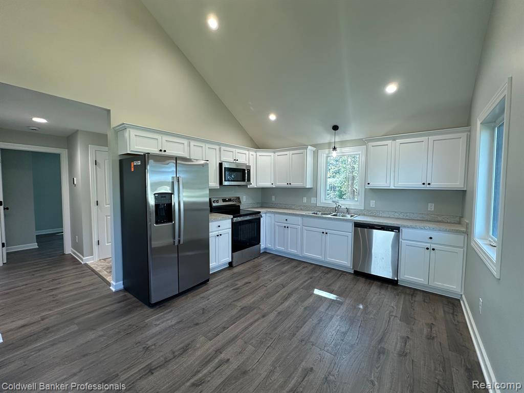 1052 Angle Road Lapeer, MI 48446 - Photo 5 of 27