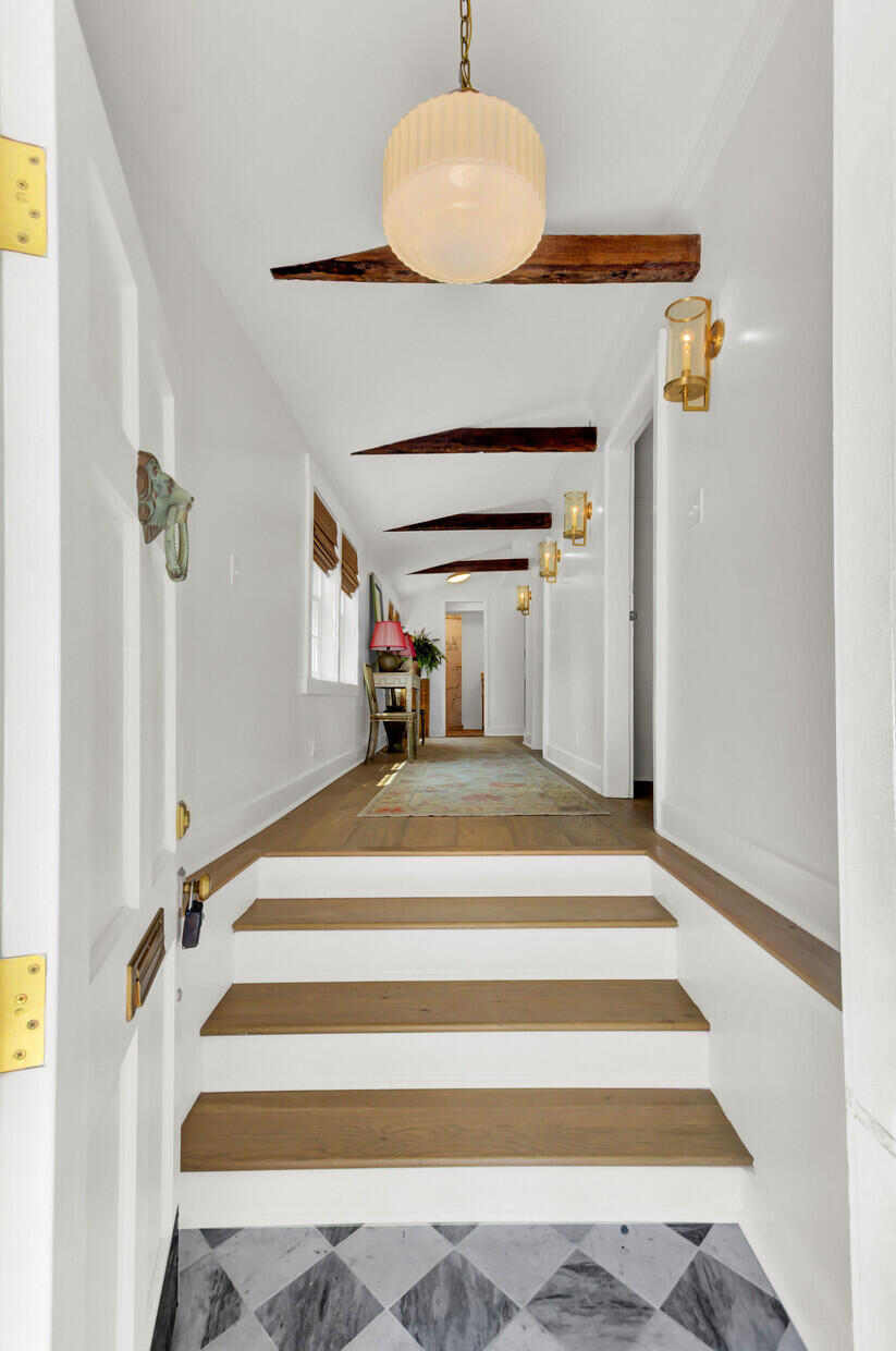 142 Line Street Charleston, SC 29403 - Photo 5 of 43 05_5_mls