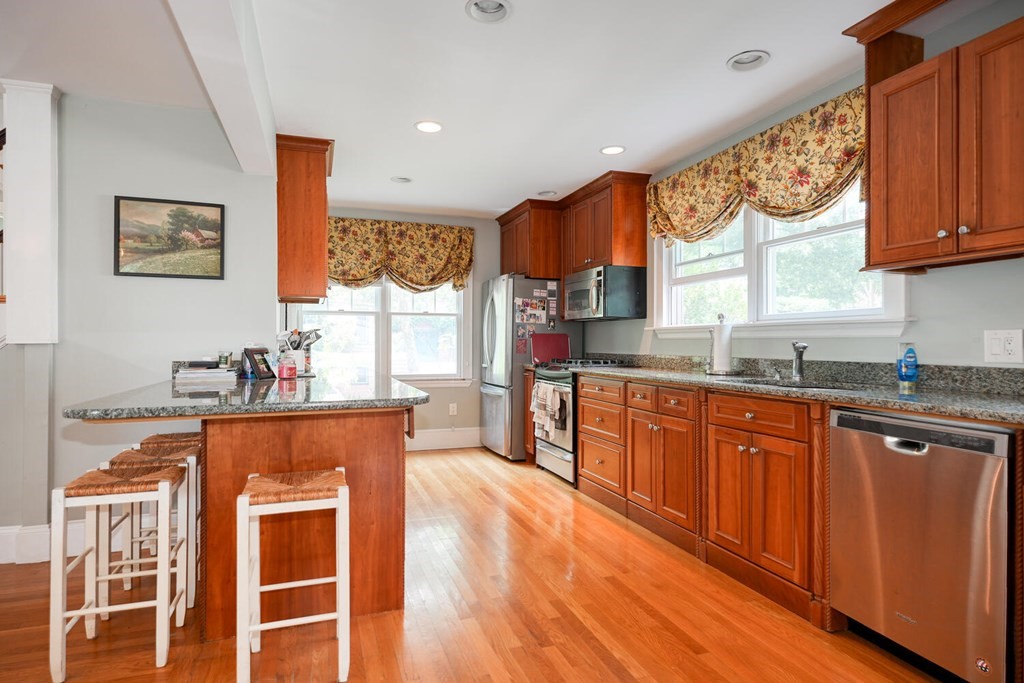 72 Richardson Road Belmont, MA 02478 - Photo 12 of 33 Gallery Image 12