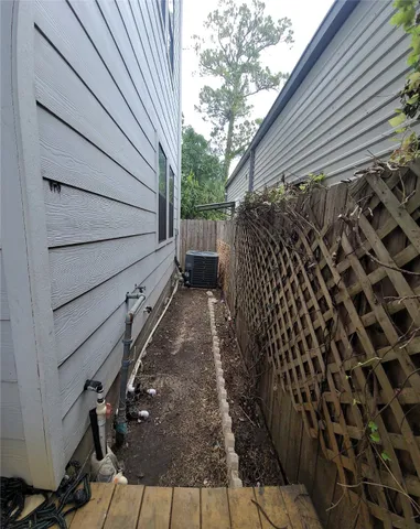 $3,200 | 1413 Holly Street, Unit A, Houston, TX 77007