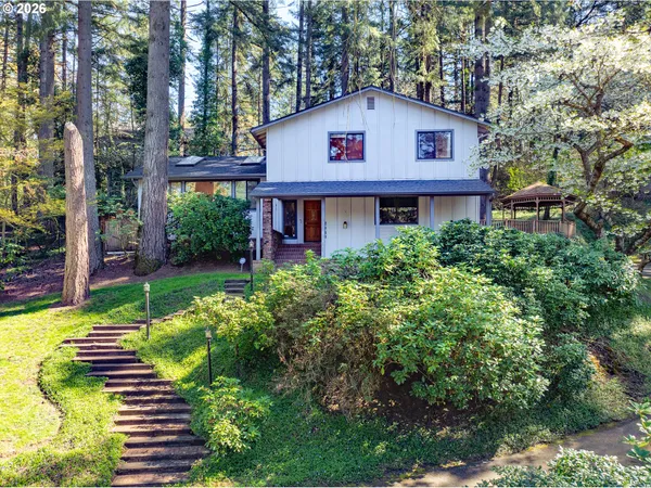 $829,000 | 2040 Dogwood Drive, Eugene, OR 97405