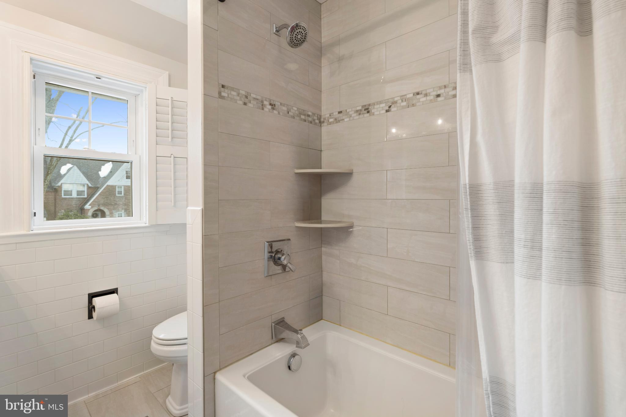 318 Hopkins Road Baltimore, MD 21212 - Photo 17 of 37 Updated second floor bathroom