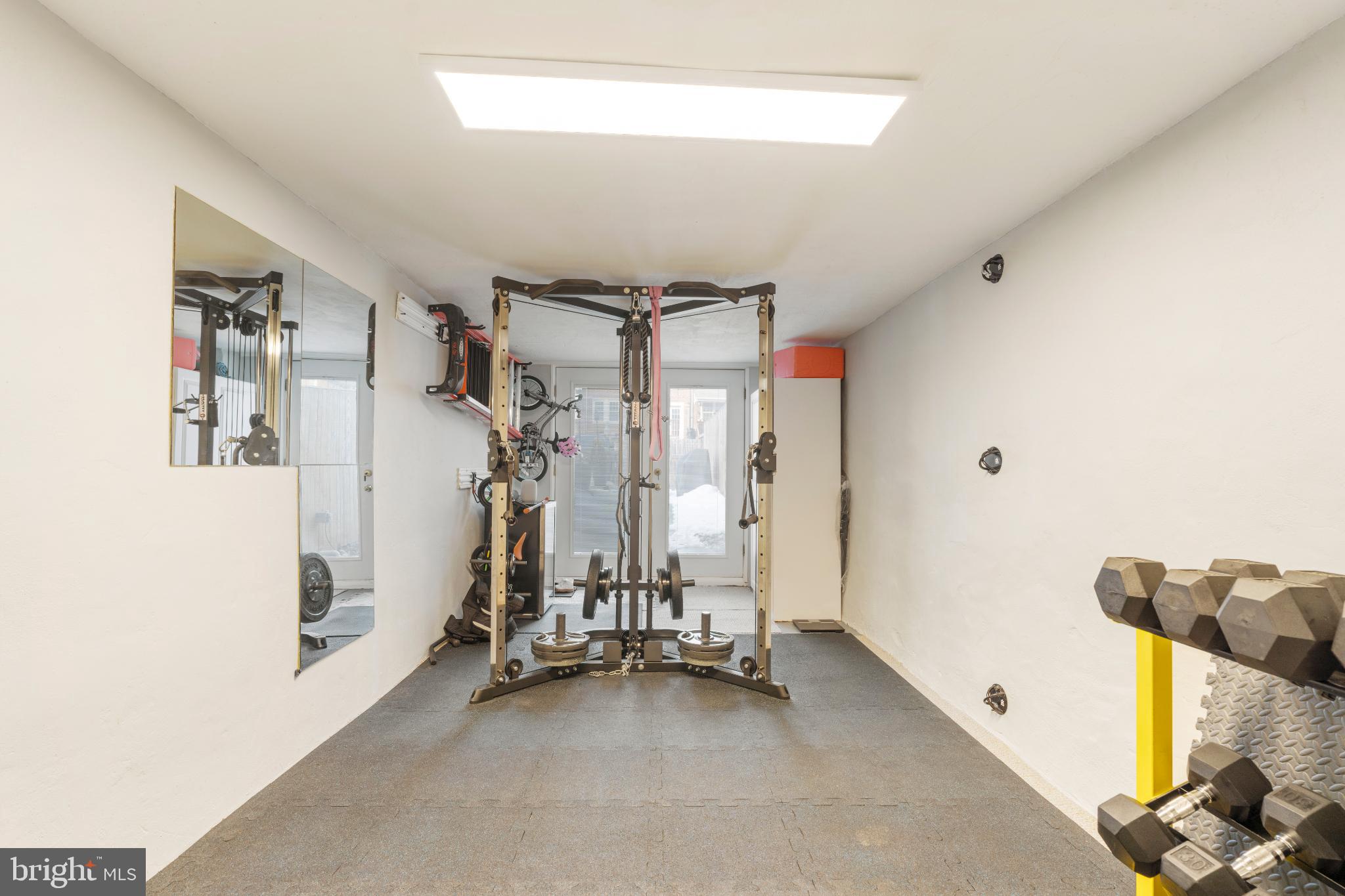 318 Hopkins Road Baltimore, MD 21212 - Photo 30 of 37 Double door walkout to backyard