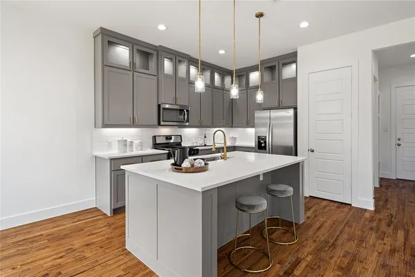 $3,500 | 907 St George Place, DeSoto, TX 75115