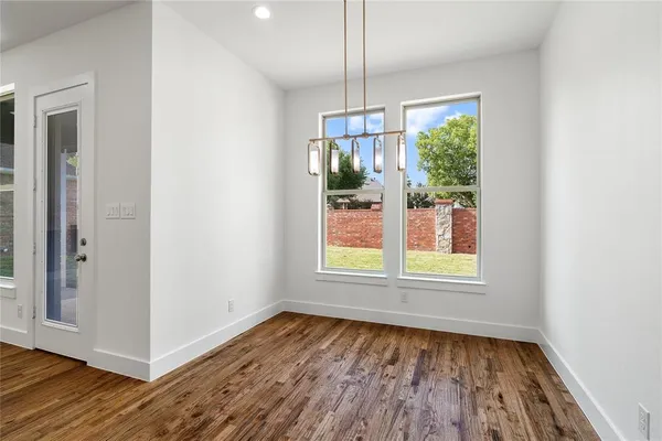 $3,500 | 907 St George Place, DeSoto, TX 75115