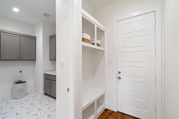 $3,500 | 907 St George Place, DeSoto, TX 75115