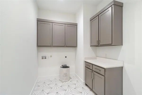 $3,500 | 907 St George Place, DeSoto, TX 75115