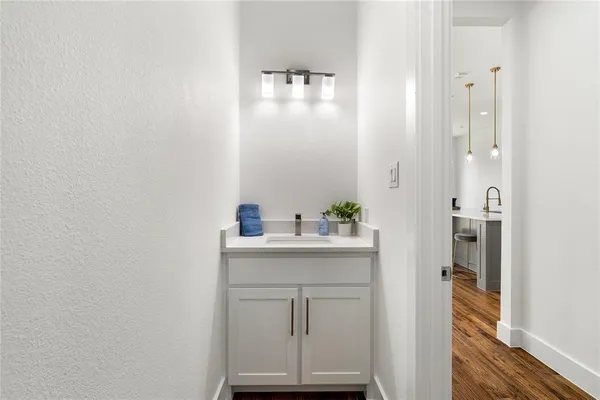 $3,500 | 907 St George Place, DeSoto, TX 75115