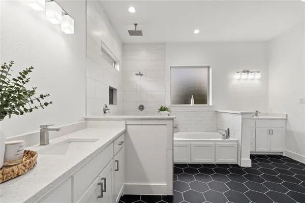 $3,500 | 907 St George Place, DeSoto, TX 75115