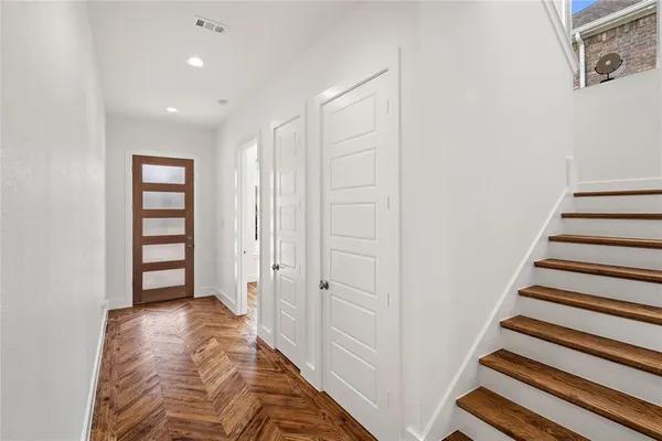 $3,500 | 907 St George Place, DeSoto, TX 75115