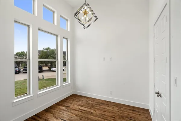 $3,500 | 907 St George Place, DeSoto, TX 75115