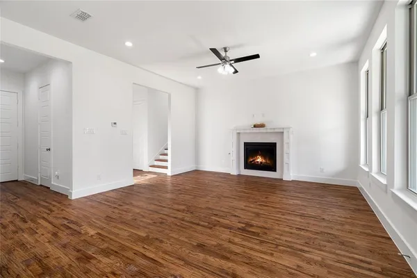 $3,500 | 907 St George Place, DeSoto, TX 75115