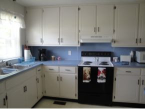1817 Kenwood Road Kingsport, TN 37664 - Photo 7 of 14 Closer view of Kitchen
